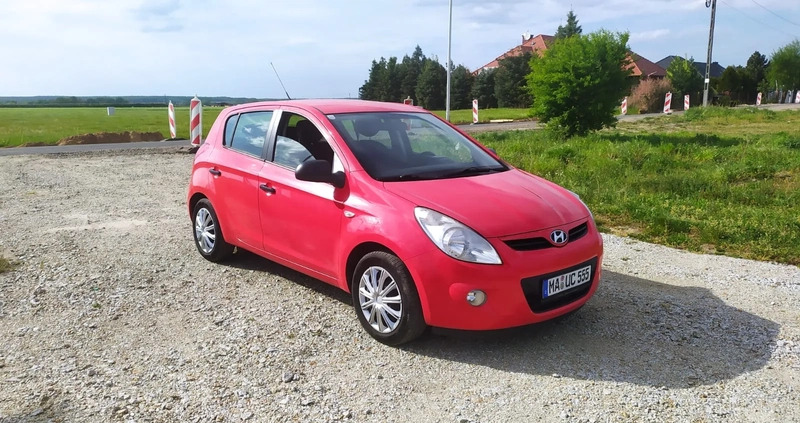 Hyundai i20 cena 13900 przebieg: 129000, rok produkcji 2010 z Legnica małe 37